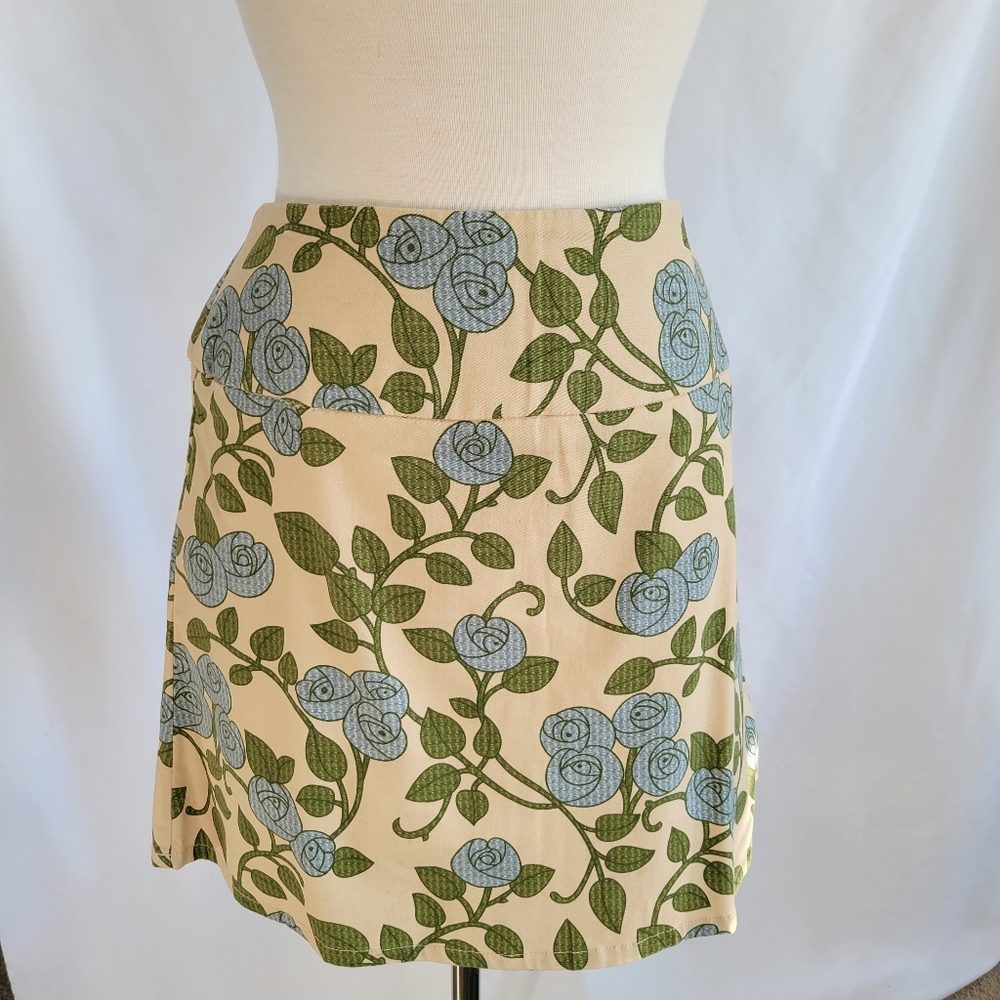 Nine & Co Stretch Skirt Sz 8 EUC Tan with Tulip Pattern A-Line